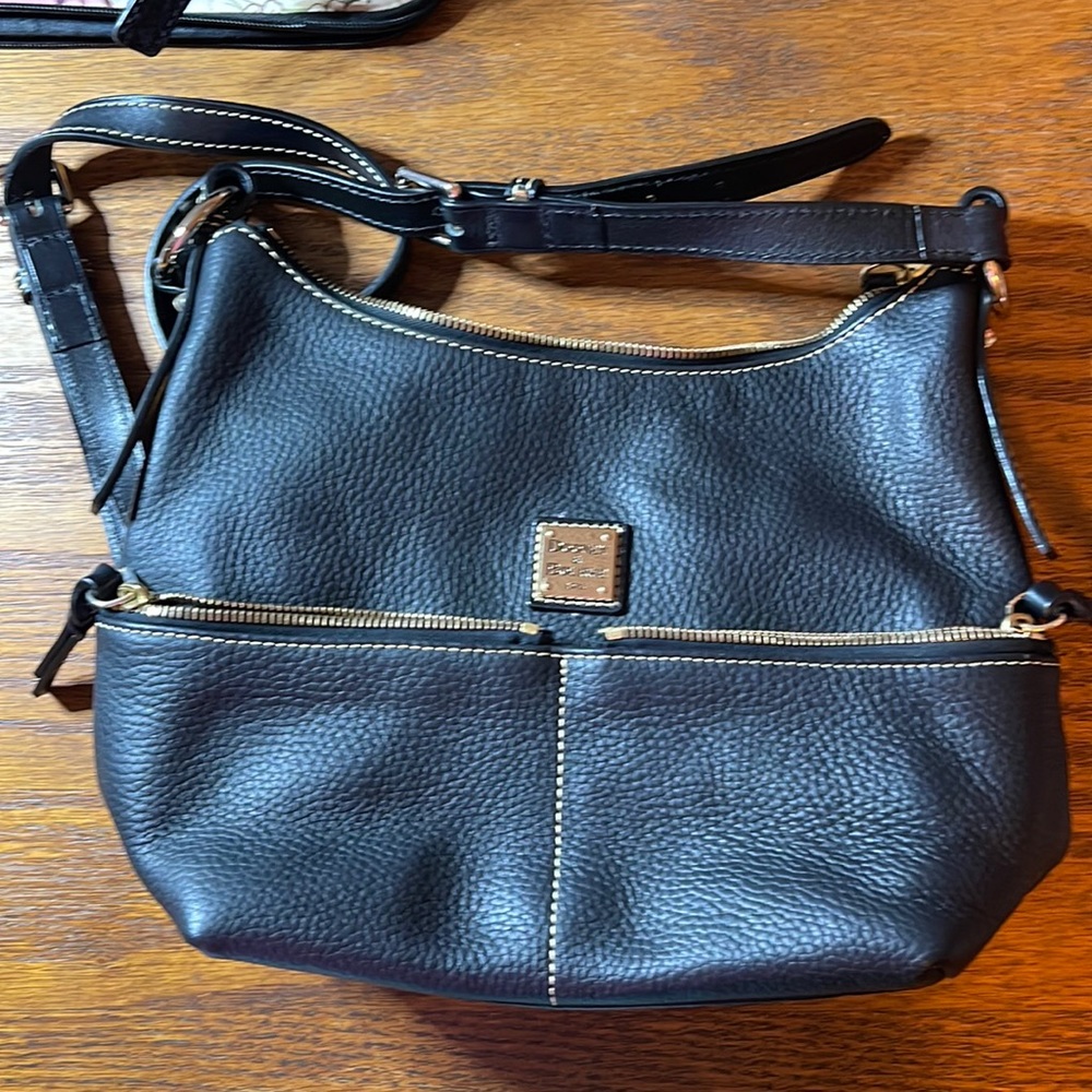 Dooney Bourke crossbody black